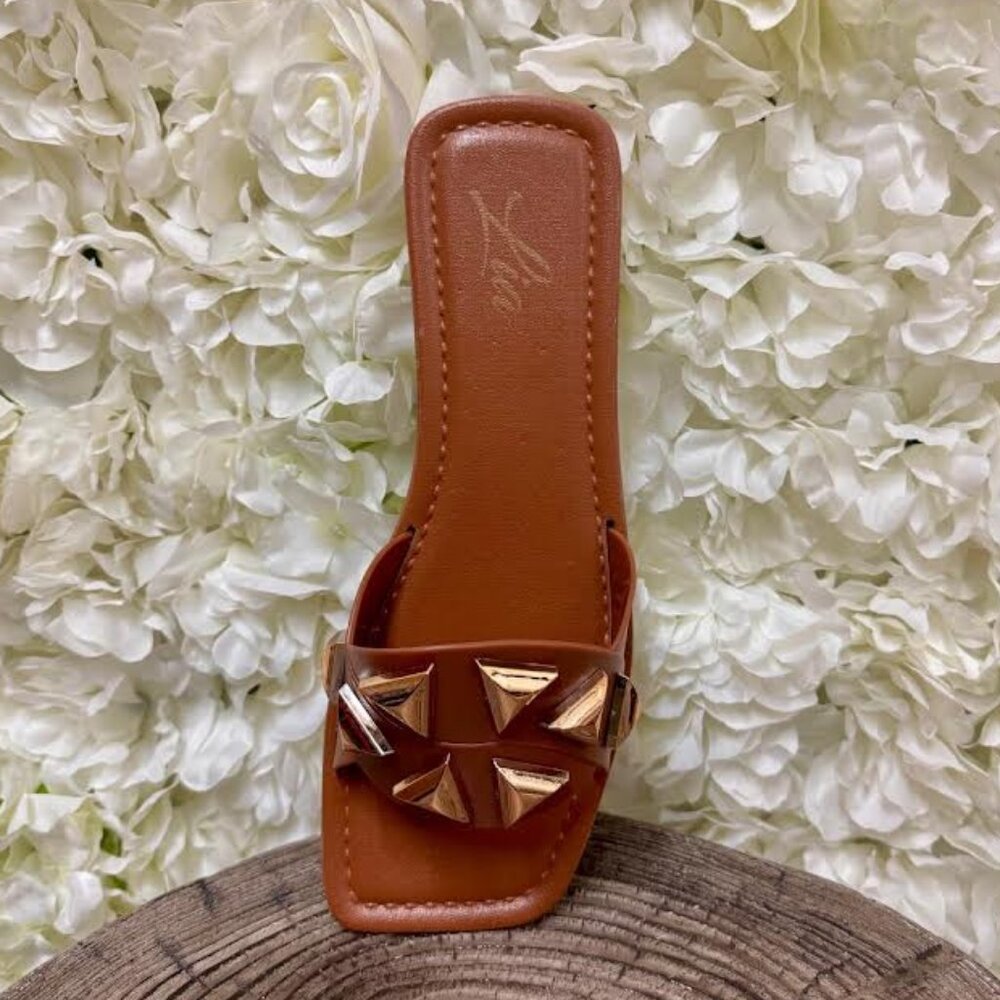Brown Sandal with Bronze Metal Detailing